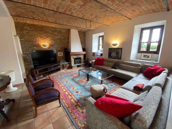 CP-1630_sanmarzano_canelli_nizza_unesco_fabiana_elianne_caseinpiemonte_barbera_hazelnuts_piemonte_asti_monferrat (20)