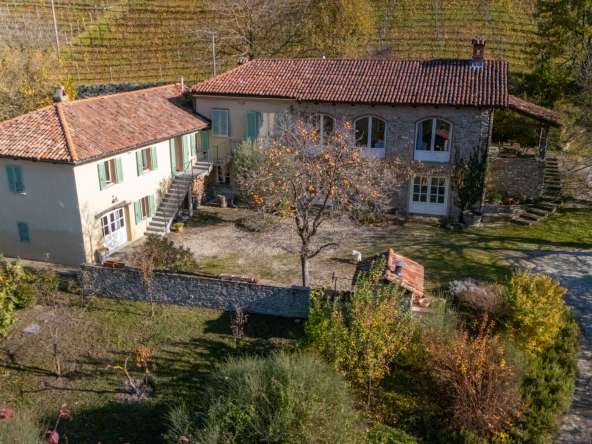 CL-1632_fabiana_elianne_caseinpiemonte_realestate_unesco_mango_alba_pool_stone_piemonte (3)