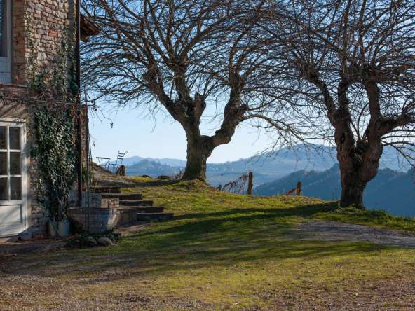 CL-1632_fabiana_elianne_caseinpiemonte_realestate_unesco_mango_alba_pool_stone_piemonte (4)