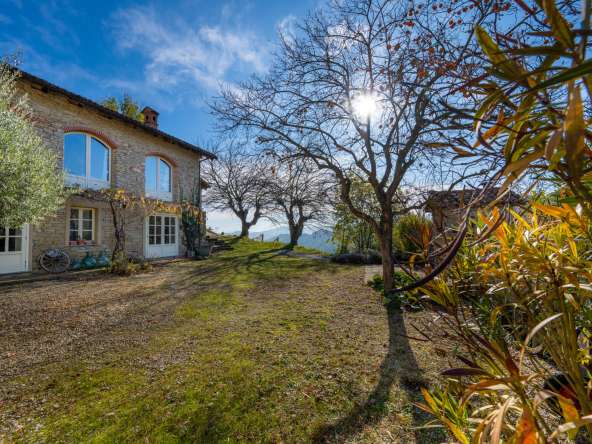 CL-1632_fabiana_elianne_caseinpiemonte_realestate_unesco_mango_alba_pool_stone_piemonte (6)