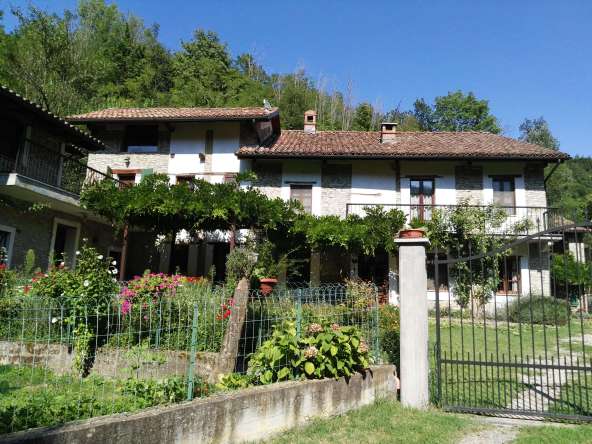 CP-1638_canelli_cassinasco_unesco_barbera_fabiana_elianne_monferrato_caseinpiemonte_realestate_forest_woods (13)