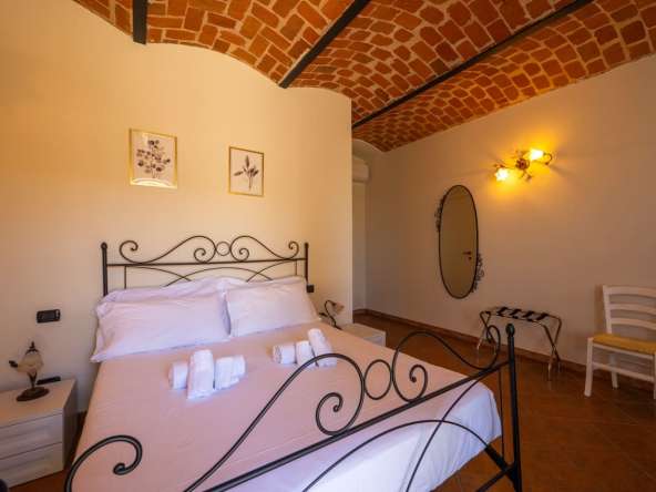 caseinpiemonte_sandamianodasti_roero_barbera_nebbiolo_pool_cascina_bb_cl-1684_1038 Large