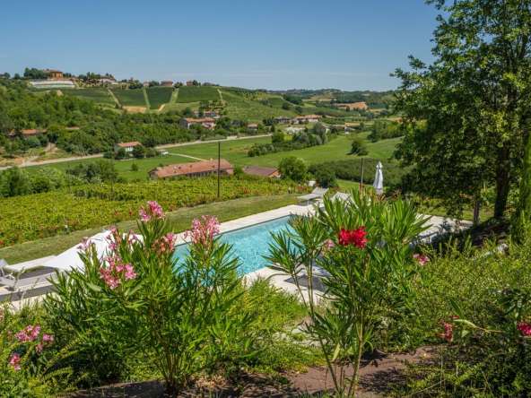 caseinpiemonte_sandamianodasti_roero_barbera_nebbiolo_pool_cascina_bb_cl-1684_1131 Large