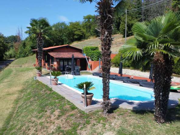 selectedhomespiemonte_monasterobormida_monferrato_barbera_pool_cascina_farmhouse_cr-168200014