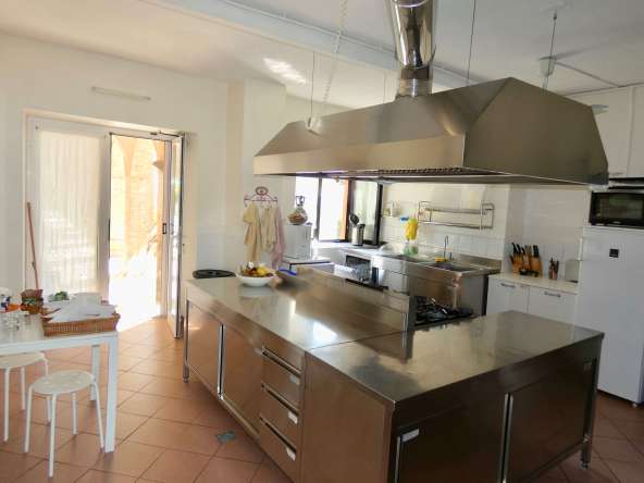 selectedhomespiemonte_monasterobormida_monferrato_barbera_pool_cascina_farmhouse_cr-168200151