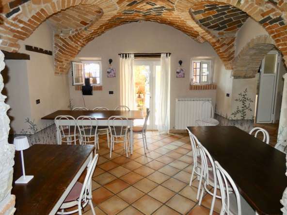 selectedhomespiemonte_monasterobormida_monferrato_barbera_pool_cascina_farmhouse_cr-168200163